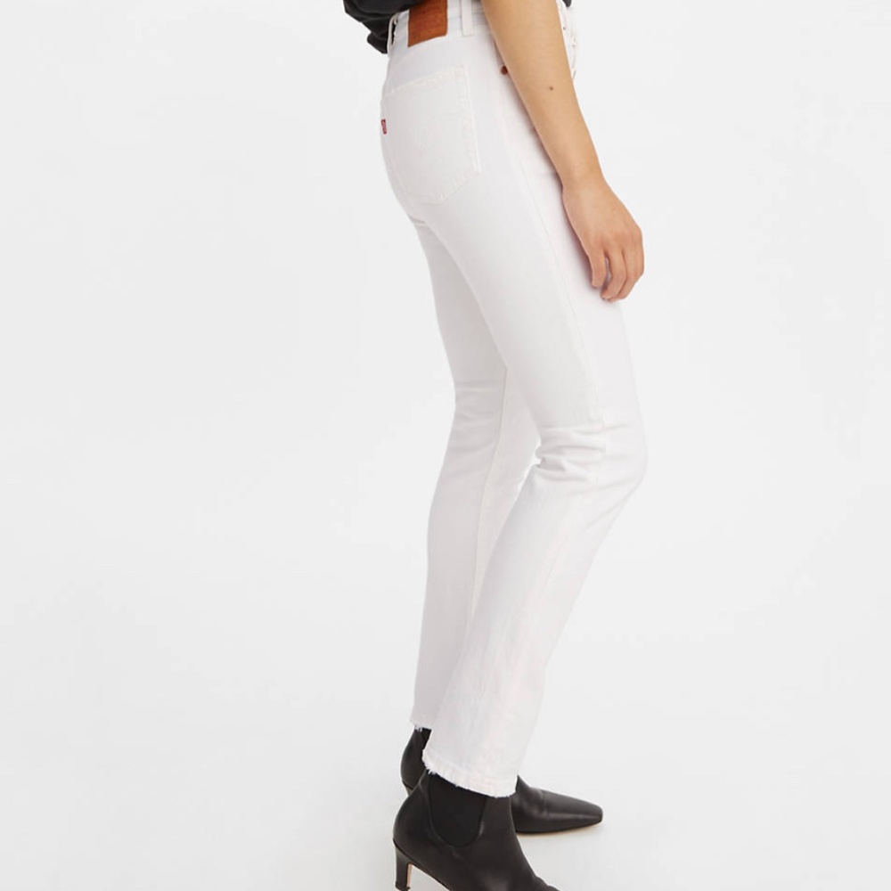 White Levis 314 Shaping Skinny Jeans